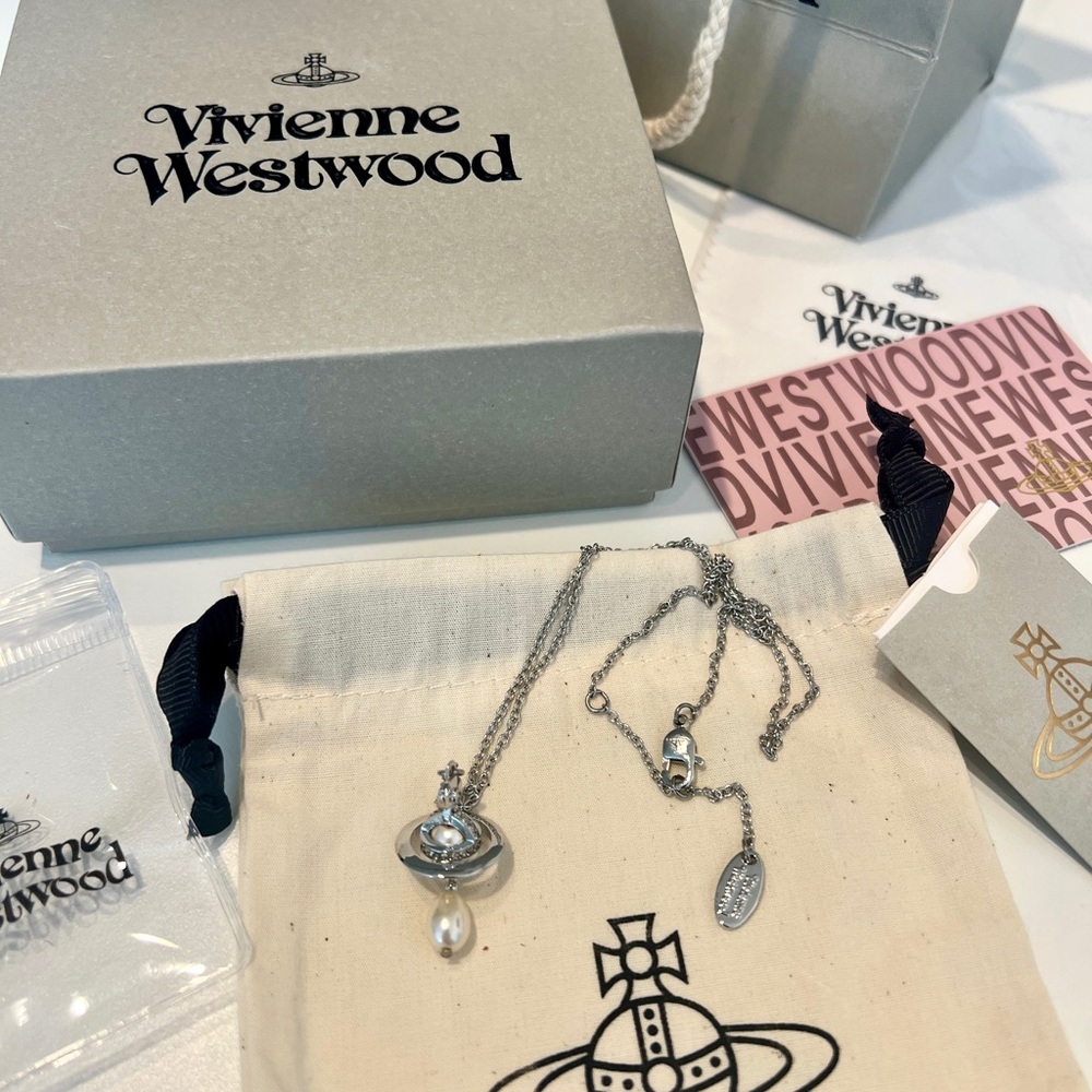 Vivienne westwood Aleksa pendant necklace 3d orb